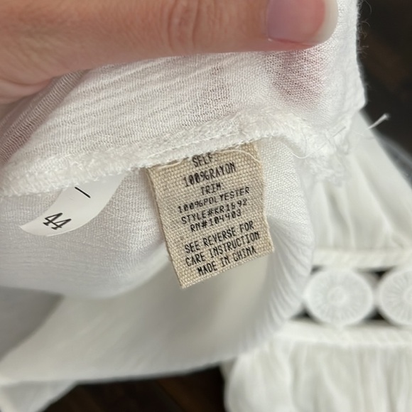 Moon River Cream Lacey Trim Top Size Small - Picture 10 of 13